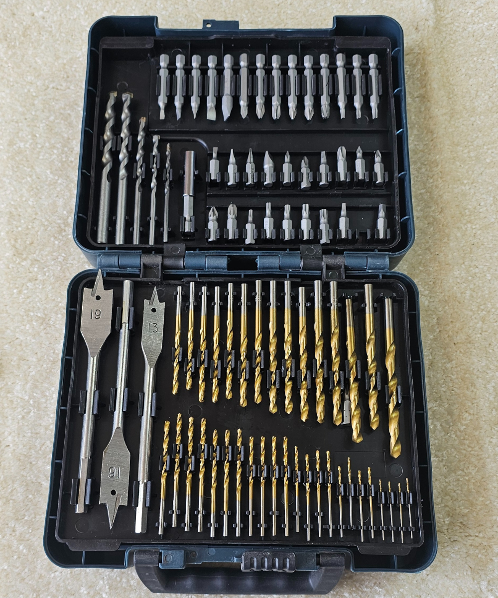 Complete bit set 204 pcs. – Emirates Essential